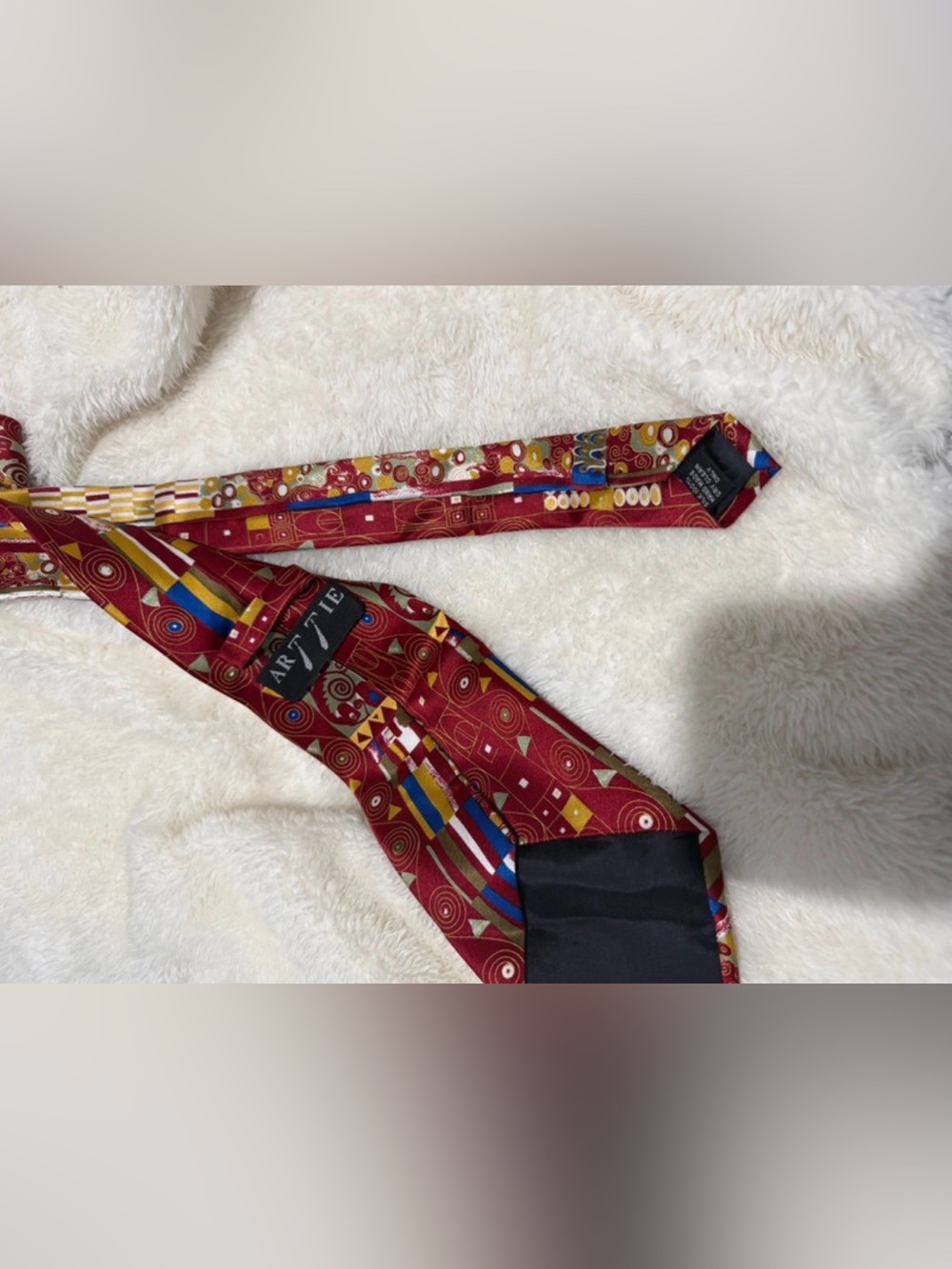 Red Geometric Pattern Necktie - Picture 3 of 3